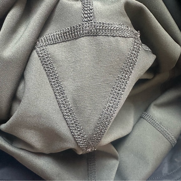 Lululemon Leggings Run: Inspire Crop II *Full-On Luxtreme (Mesh) Green Black 6 - Picture 9 of 13